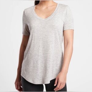 Athleta Breezy Striped Scoop Tee in Heather Grey